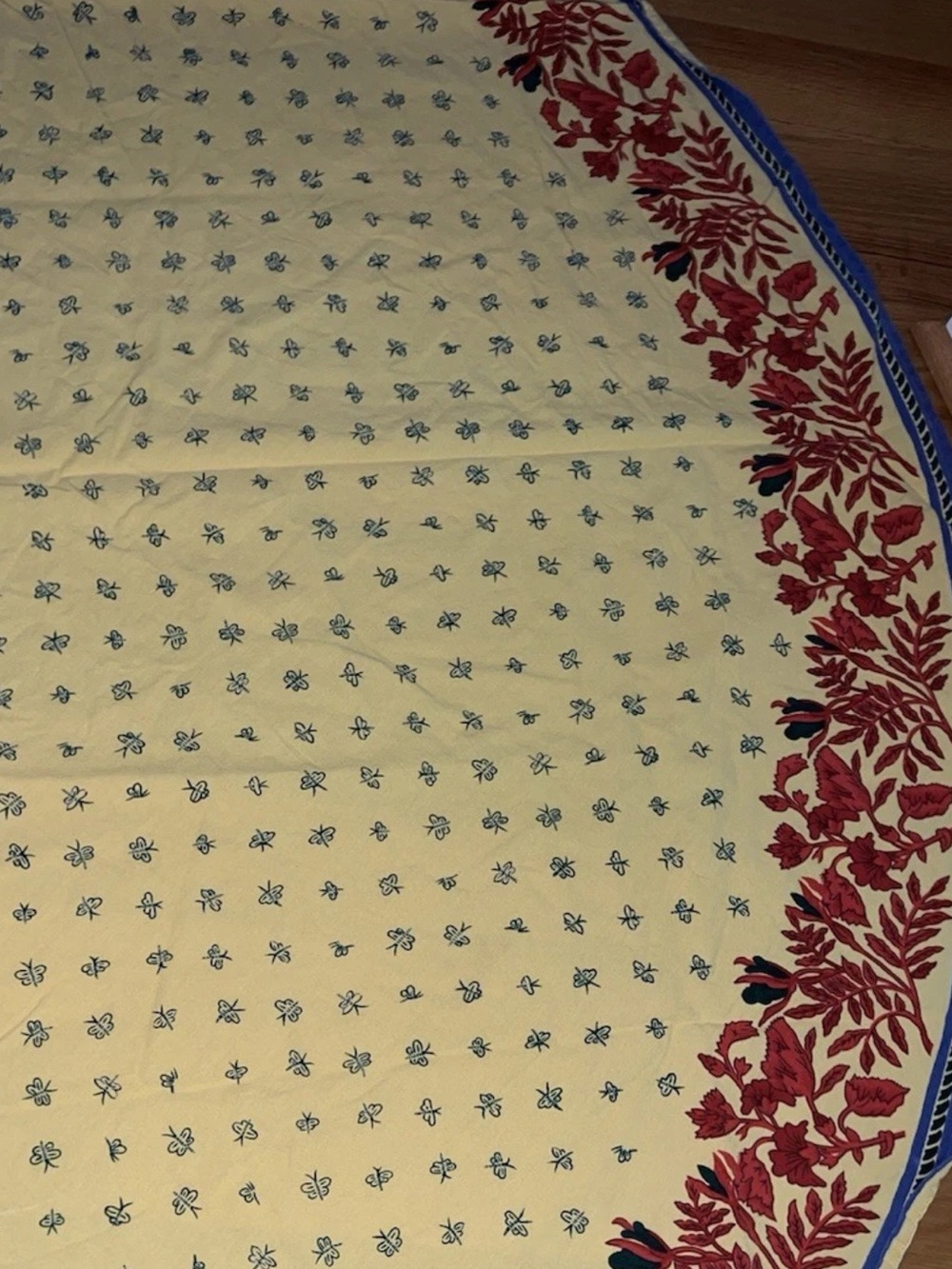 Williams Sonoma Provence French Country 70” Round Tablecloth
